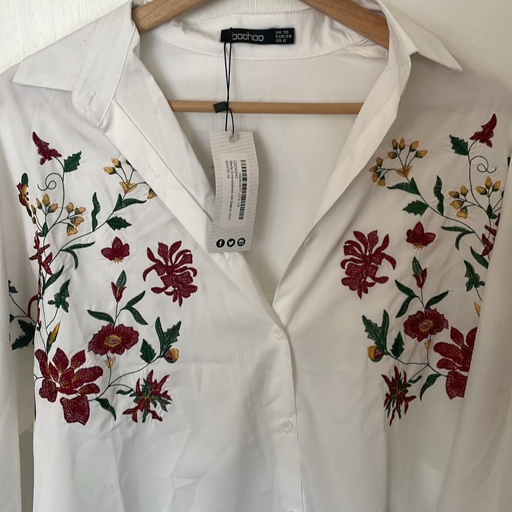 NWT button down embroidered - Picture 2 of 3